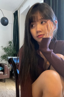 女同